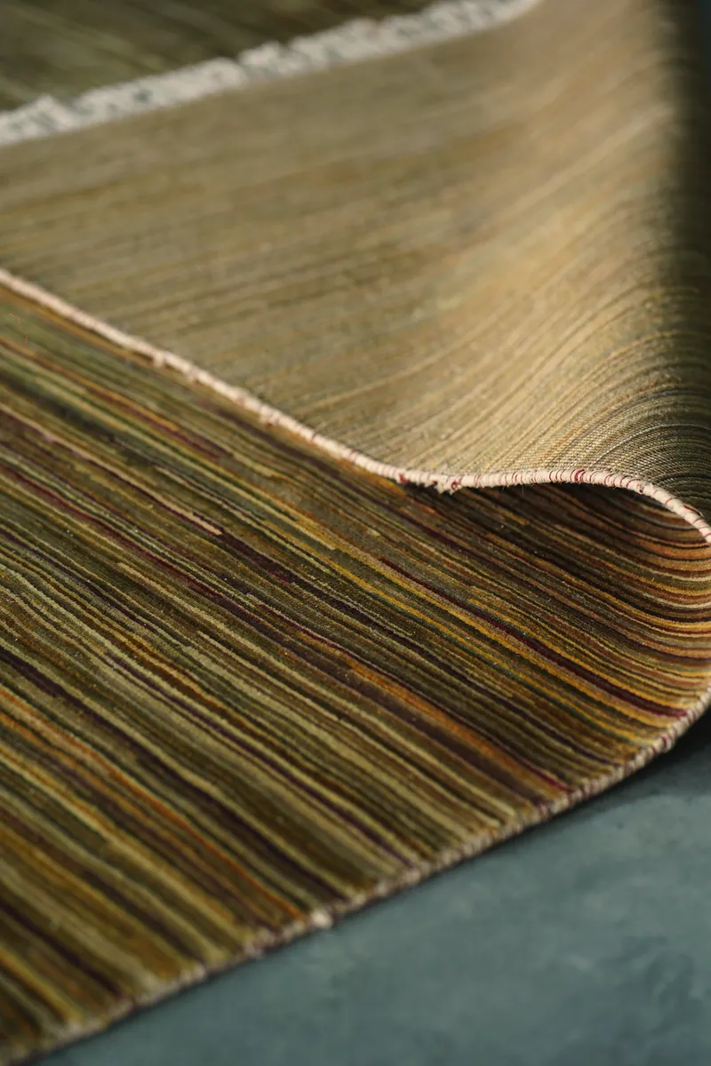The fringe of Khas, the warp ends left as they are